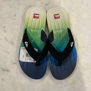 Quicksilver flip-flops. Can be unisex!